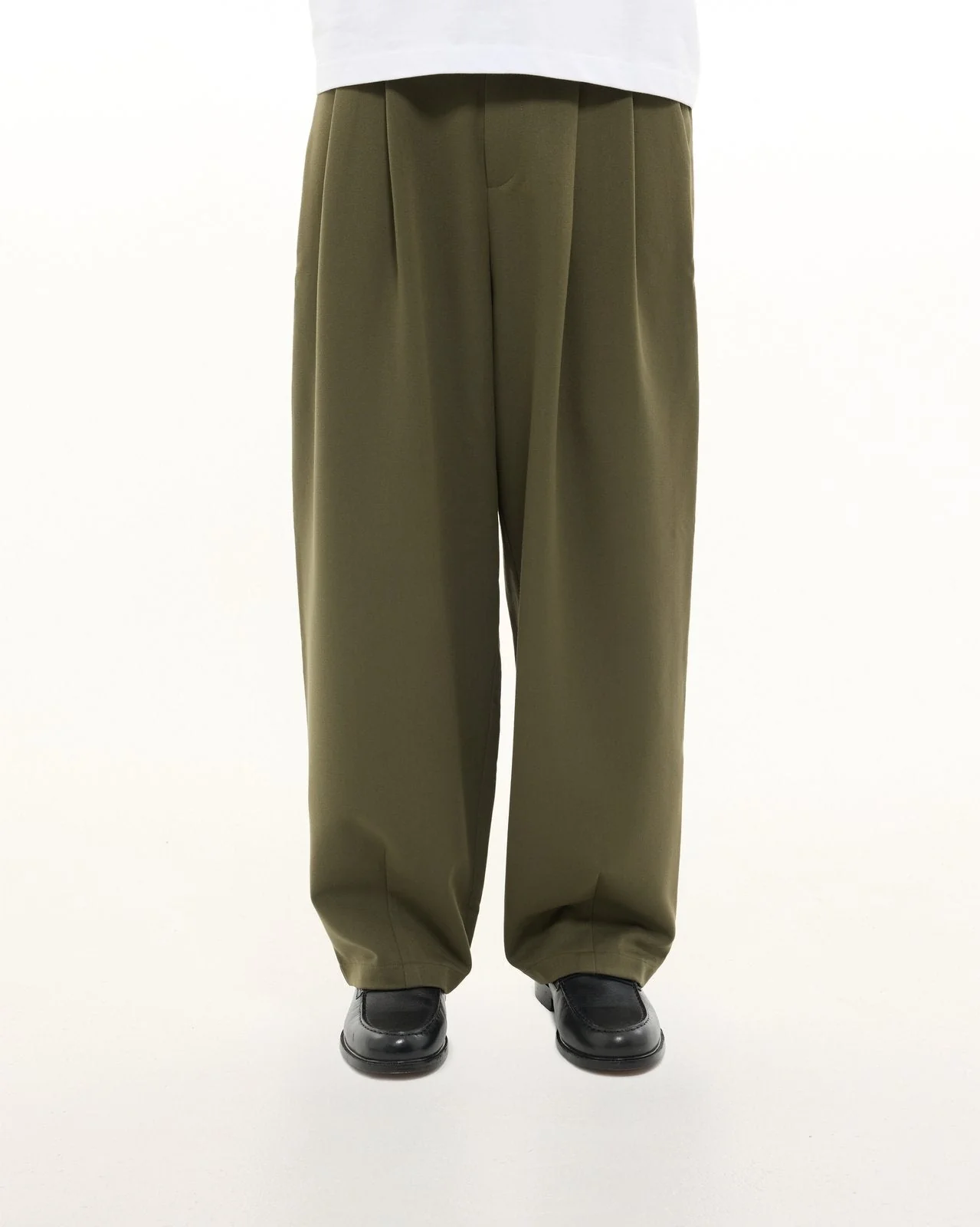 PLEATED PANT - OLIVE - Image 4